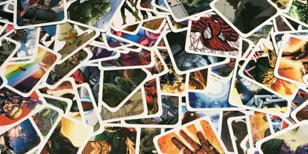Usaopoly Codenames Marvel - Partyspel Online