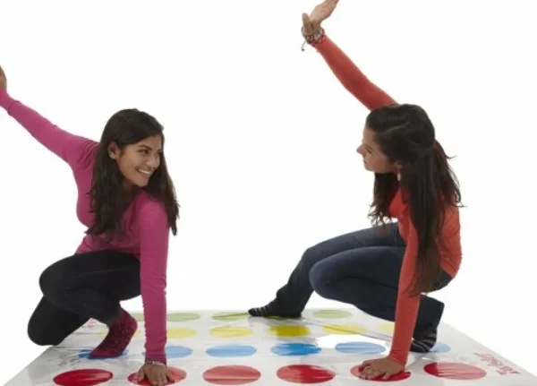 Hasbro Twister Hot
